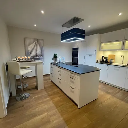 2 Zi Sonnenwohnung Mit Luxuskueche In Der Maritim Residenz Bellevue An Der Ostsee In Kiel