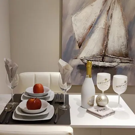 Appartamento 2 Zi Sonnenwohnung Mit Luxuskueche In Der Maritim Residenz Bellevue An Der Ostsee In Kiel
